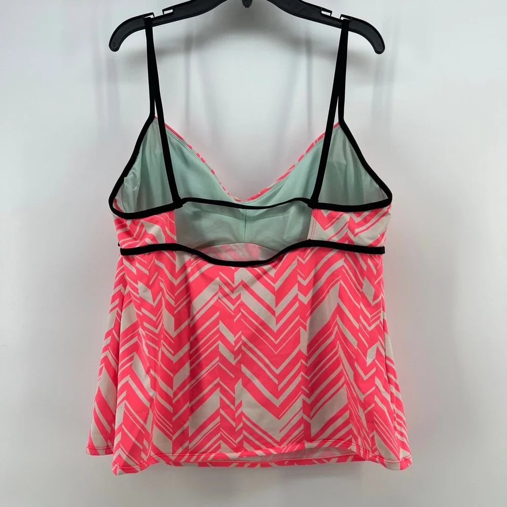 Nike Womens Pink Chevron Tankini Swim Top Size 16 Geometric Athletic V-Neck‎